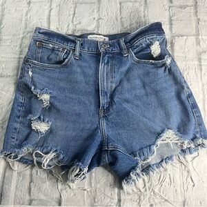 Abercrombie & Fitch High Rise 4" Mom Distressed Short Medium Wash Size 28/6